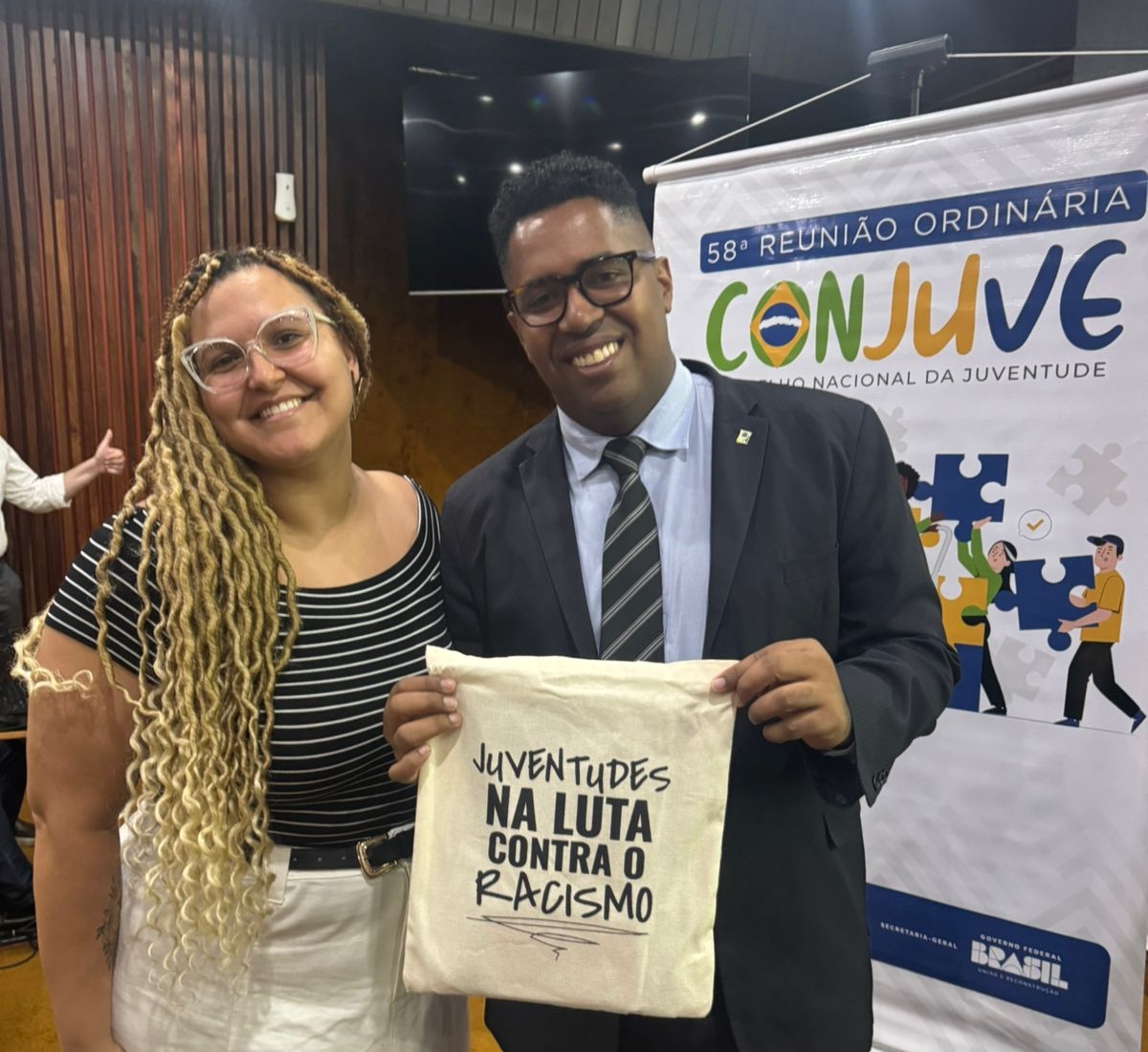 Entrega da pesquisa “Juventudes Negras’ para Secretária Nacional de Juventude, em Brasília